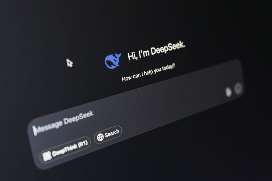 Laptop exibindo interface de inteligência artificial em modo escuro, ilustrando agentes de IA